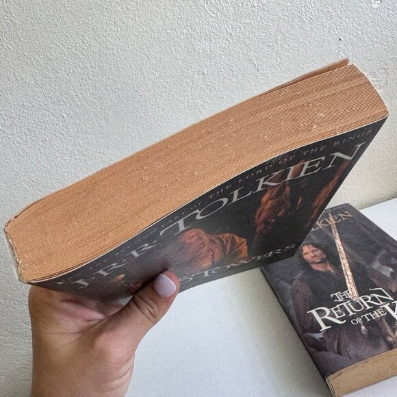 The Two Towers & The Return of the King โ J.R.R. Tolkien Movie Tie-In Editions - Picture 4 of 7